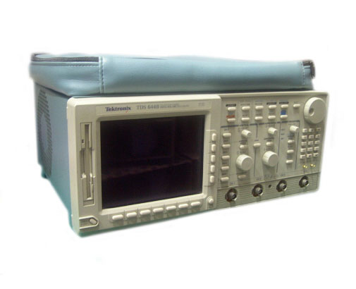 Tektronix/Oscilloscope Digital/TDS644B